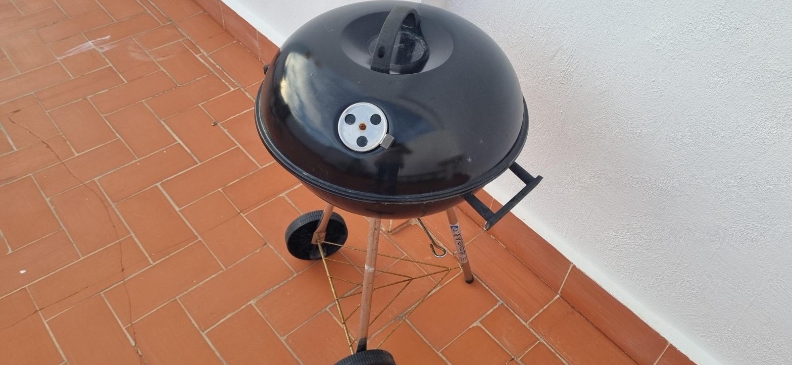 Gedeeld zwembad omringd door palmbomen